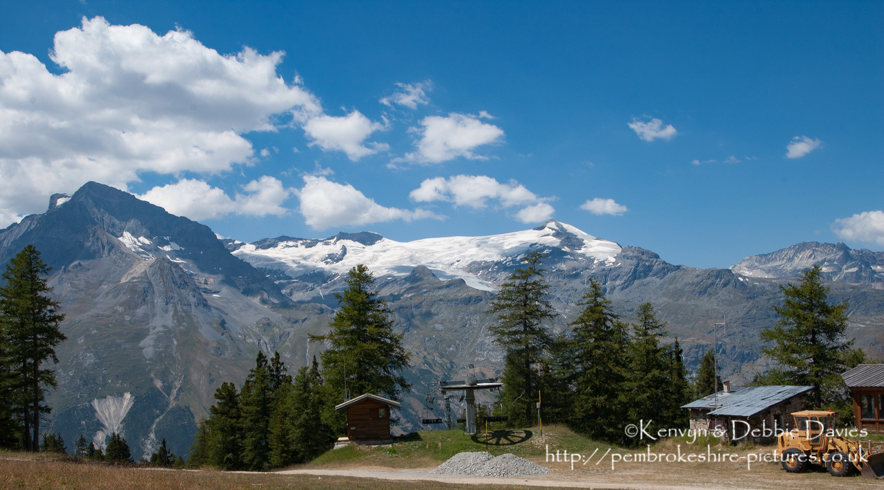 En route from St Christophe to Col De Liseran. Taken in 2003 with a Nikon D1X